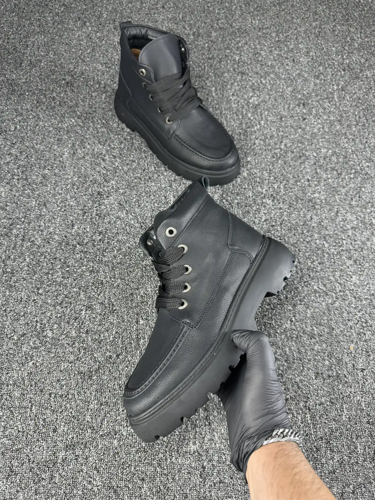 نیم بوت بند دار چرم صنعتی لژدار