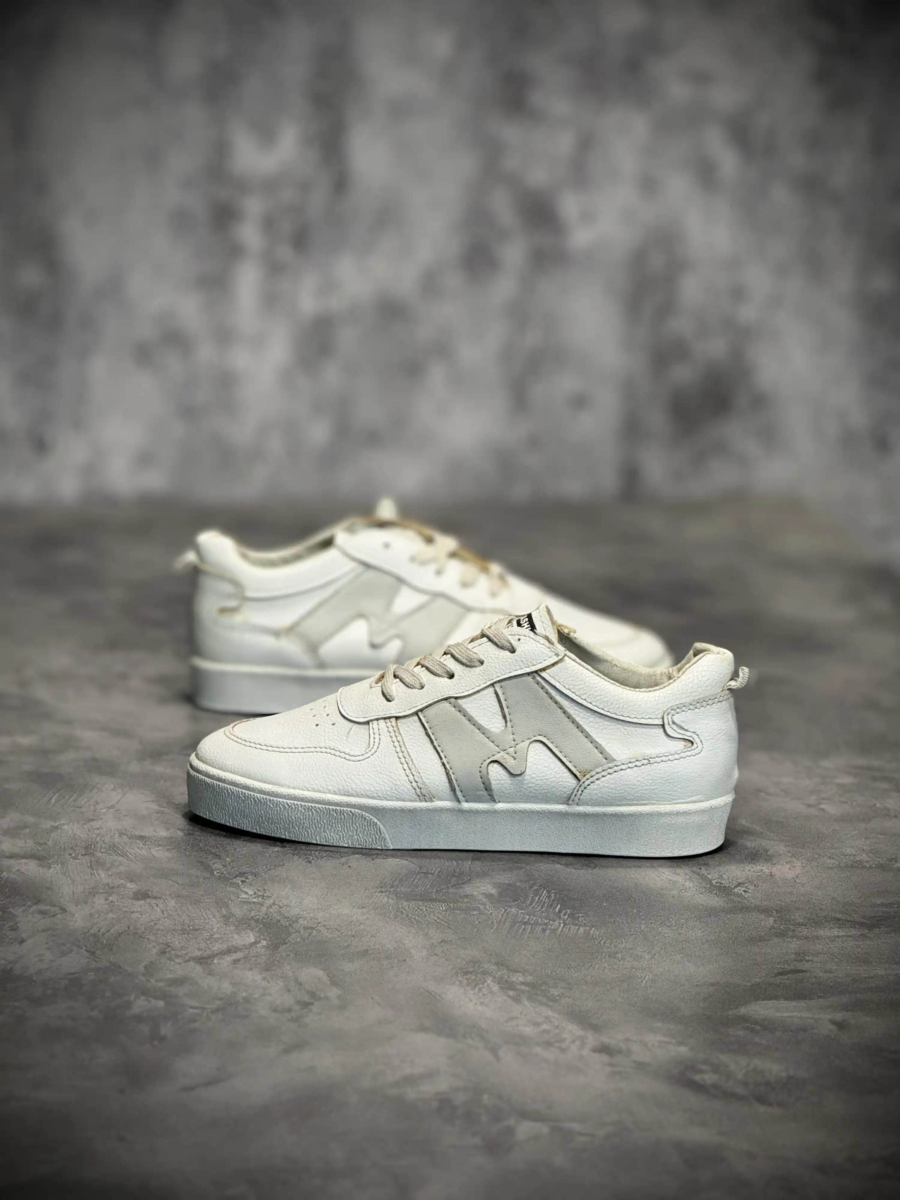 تخفیف ویژه کفش کتونی ساقدار کد 8775