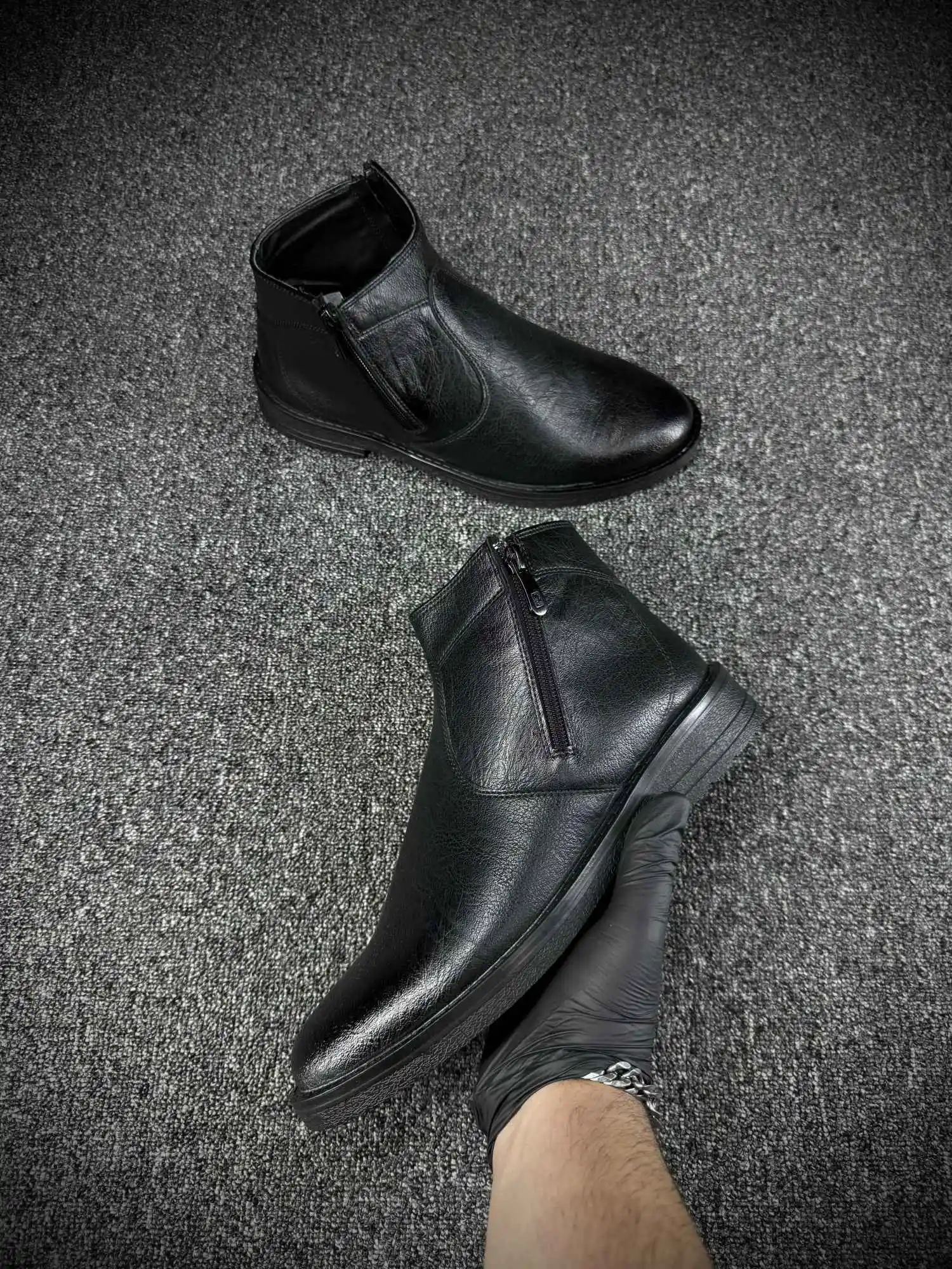 نیم بوت بغل زیپ چرم صنعتی کد 1