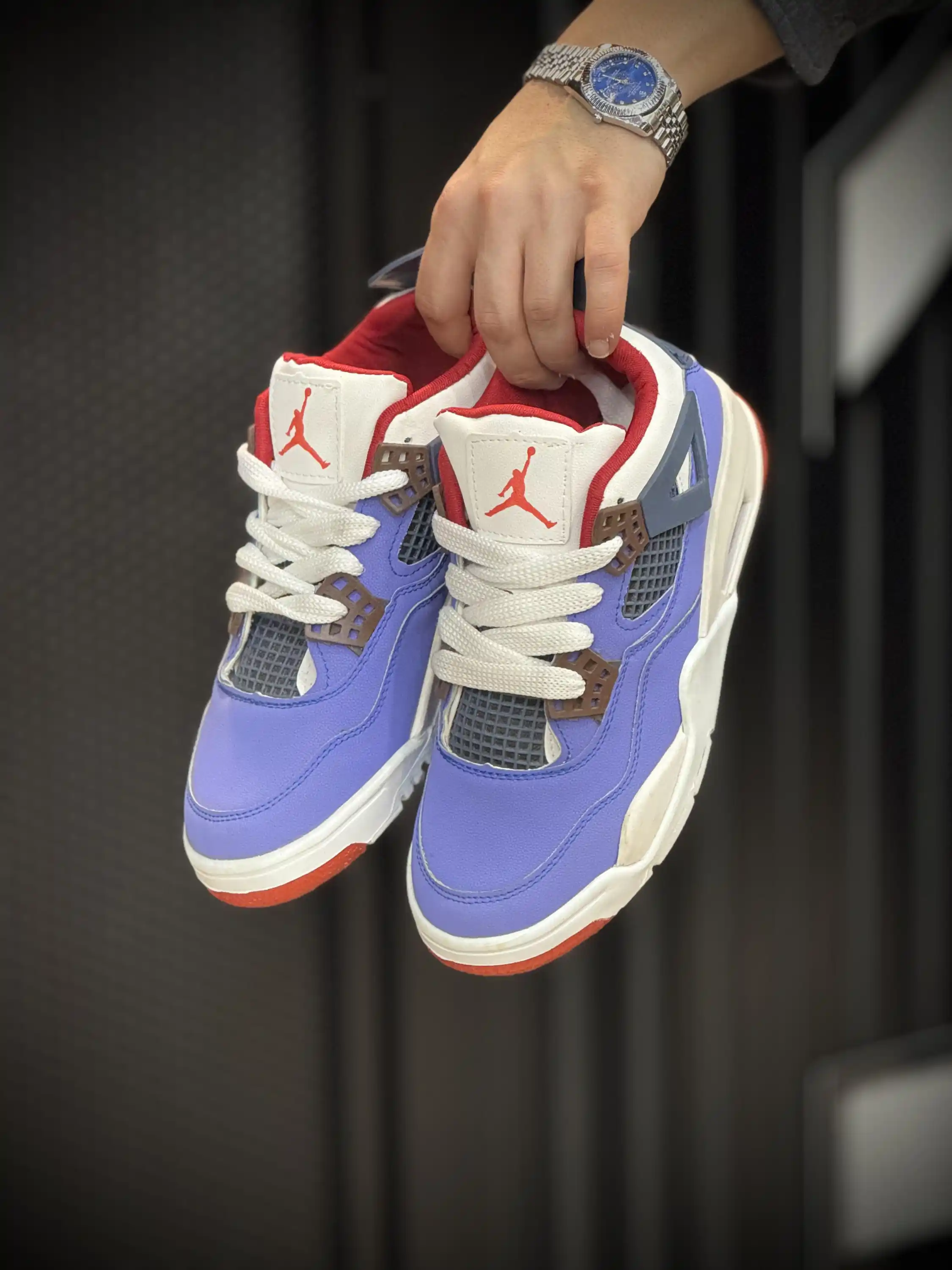 کتونی دخترانه و پسرانه جردن 4 Off