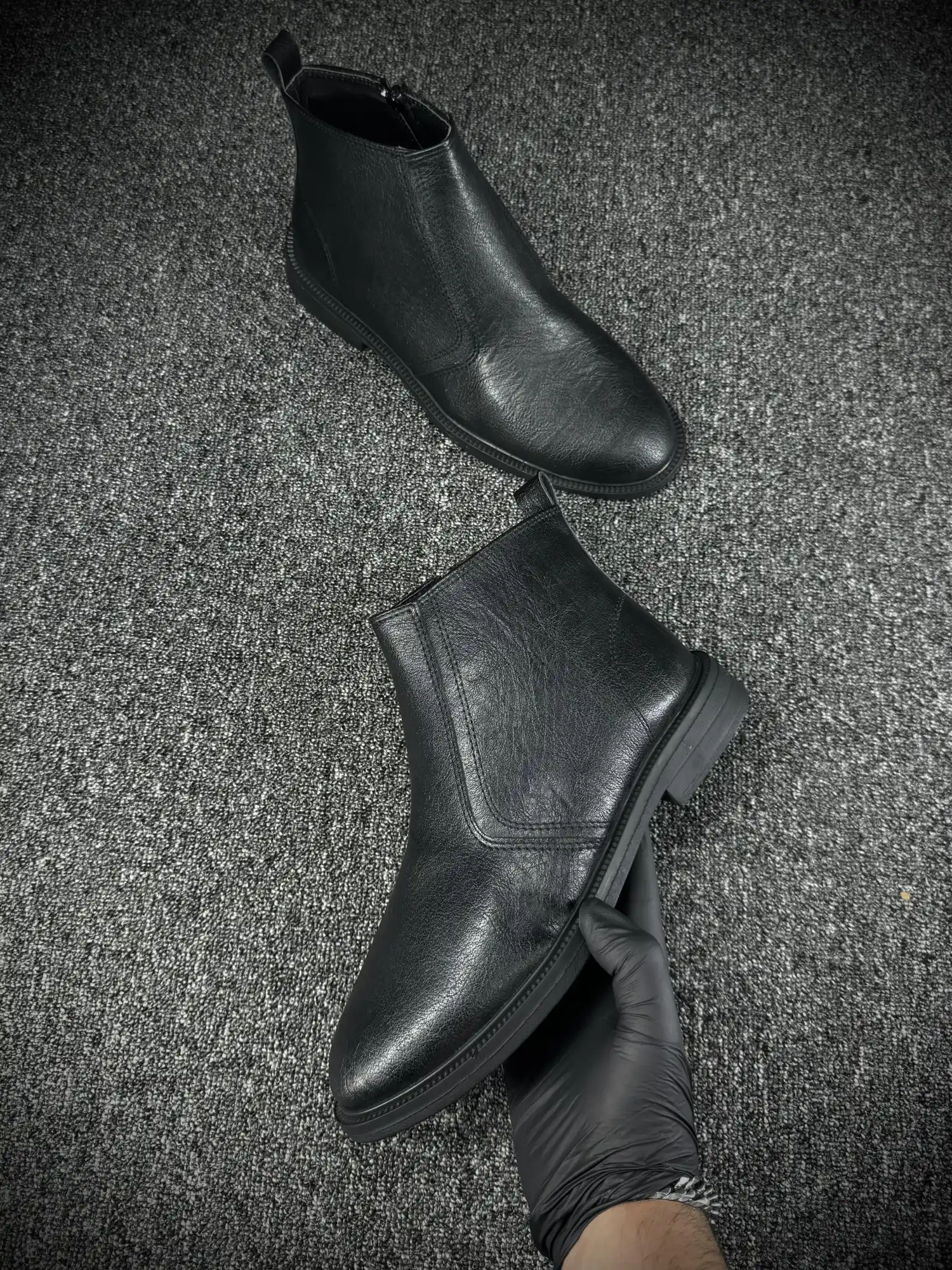 نیم بوت بغل زیپ چرم صنعتی کد 3